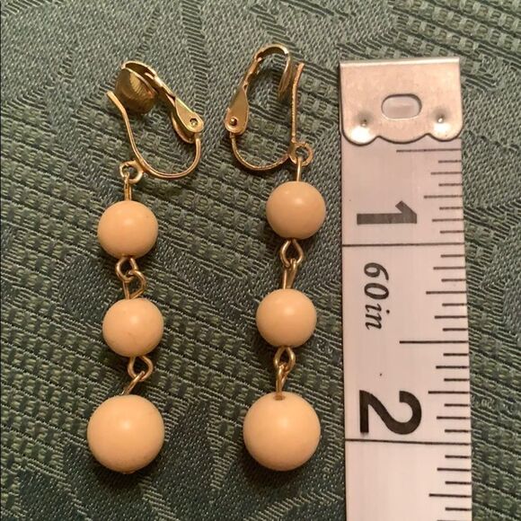Vintage dangling tan & gold clip earrings - Picture 2 of 4